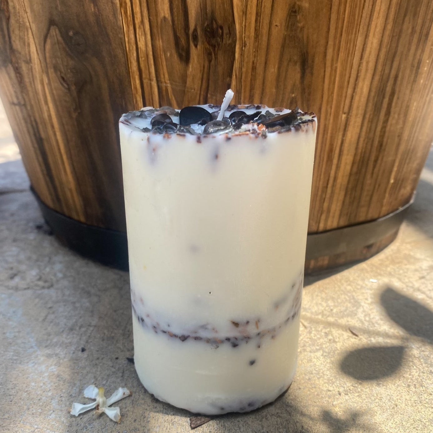 Remove Negative Energy Candle | Handmade Rosemary & White Tea Crystal Candle – Nibiru Beauty